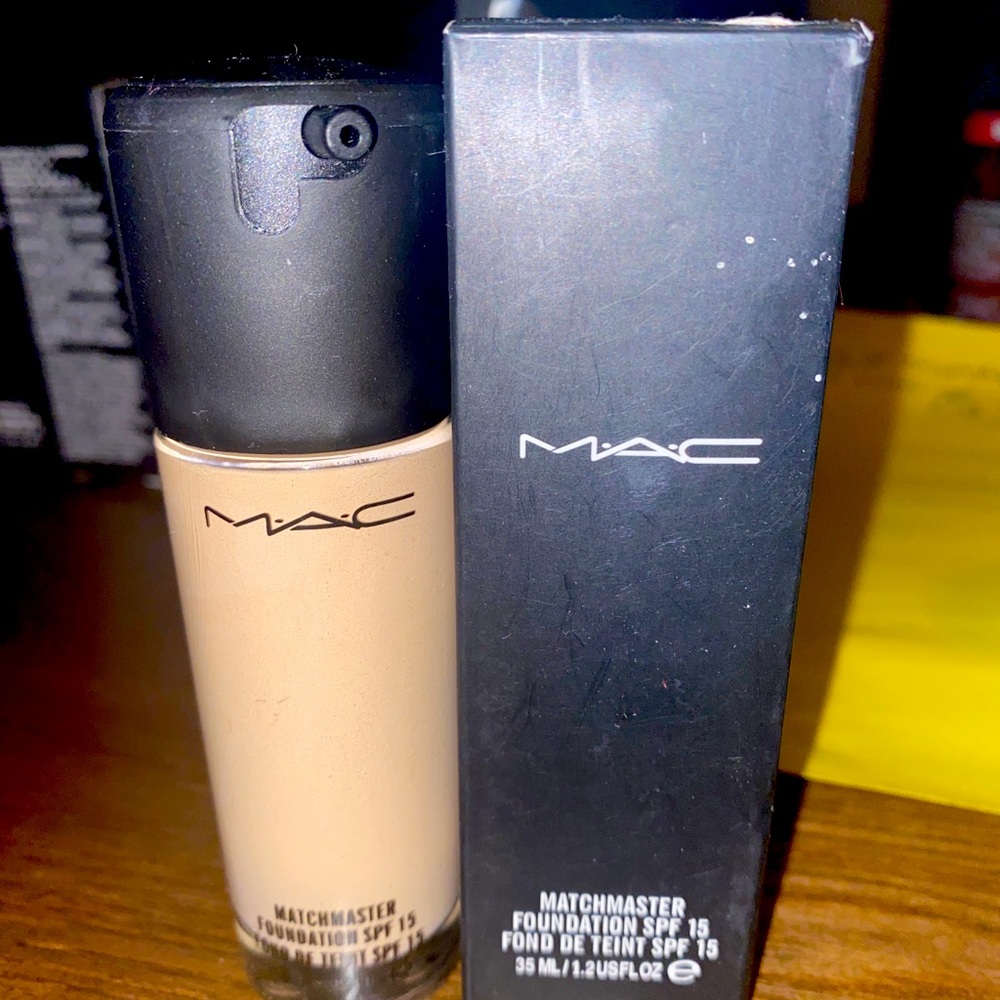 Mac foundation NC15